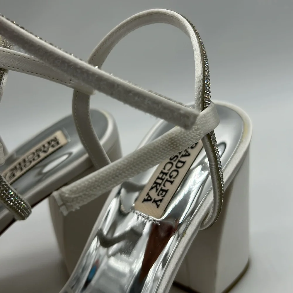 Badgley Mischka White SatinPlatform Heels 9.5 Bridal Wedding Dressy Sandals NIB